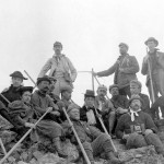 Mazama Photo VM1993.016 print 03 "216 Party on the summit of Pinnacle Peak"