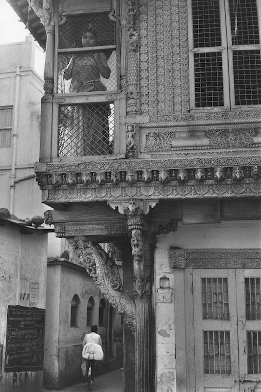 INDIA. Gujarat. Ahmedabad. 1966. In the old town.