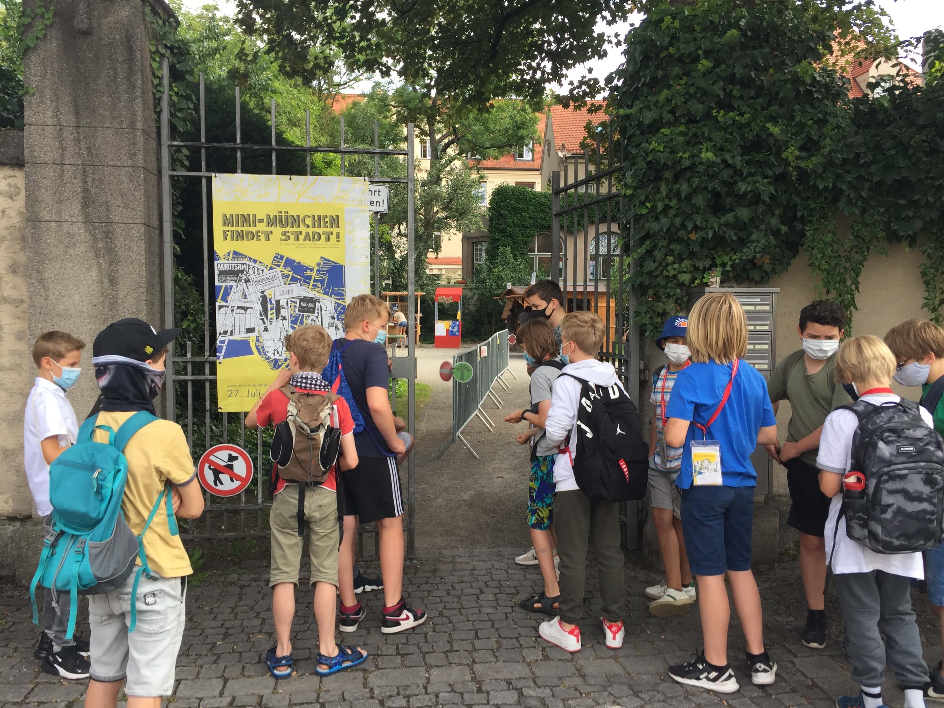 夏休み 4000人の子どもの街 ミニ ミュンヘン 分裂 不正選挙 遠隔コミュニケーション 年7月27日 8月16日の記録 Heaps